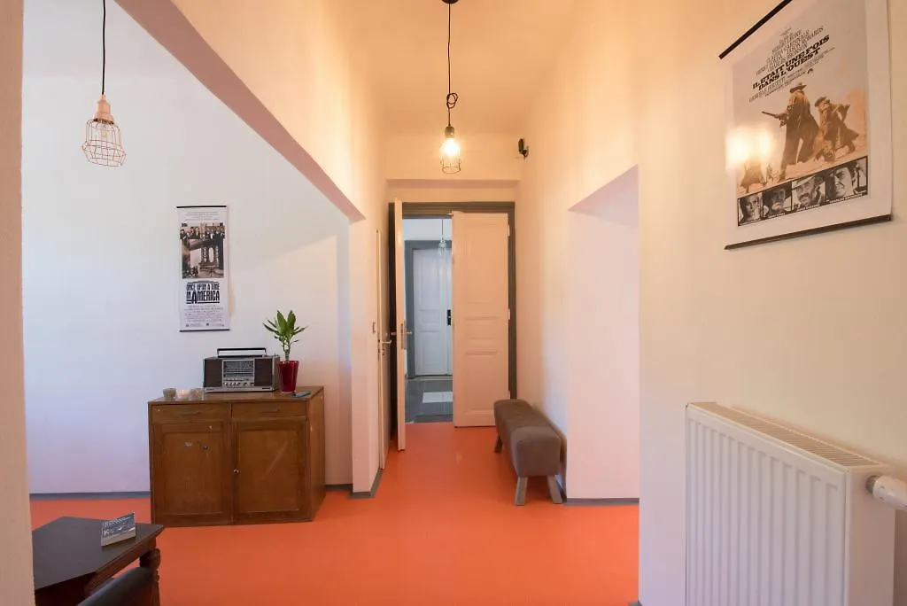 Hostel Sergio Leone Private Rooms Praha