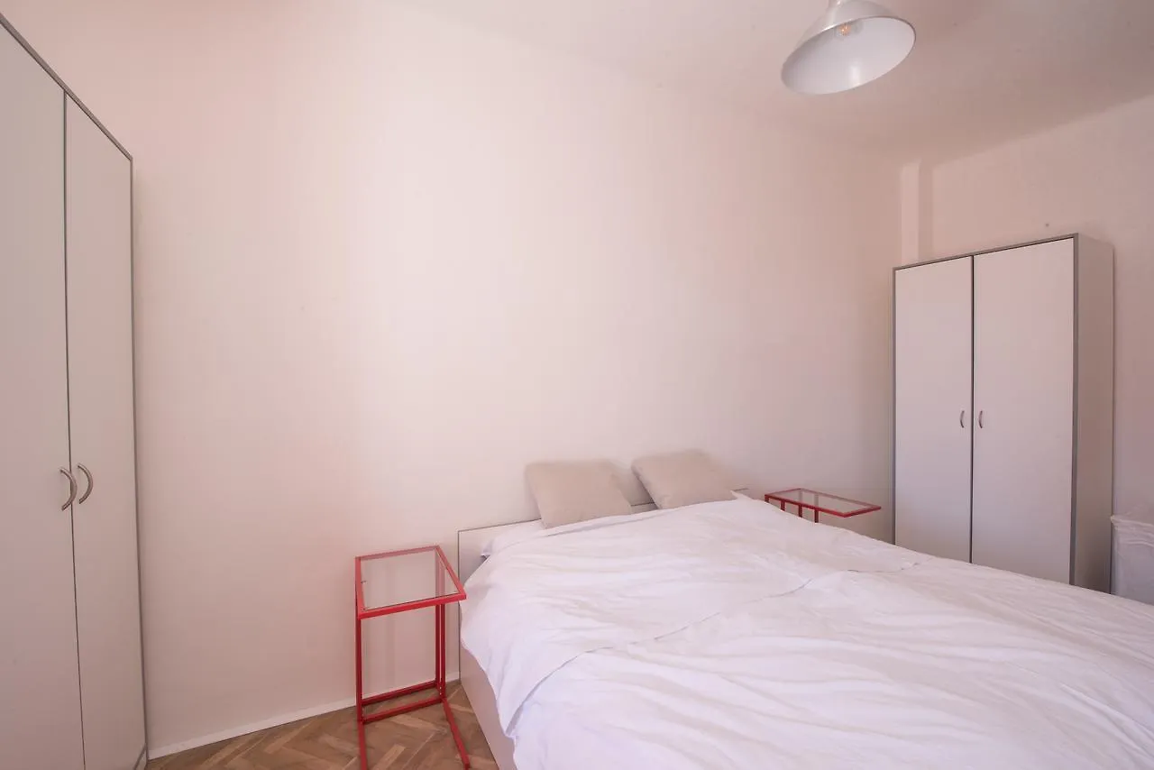Sergio Leone Private Rooms Praha Hostel